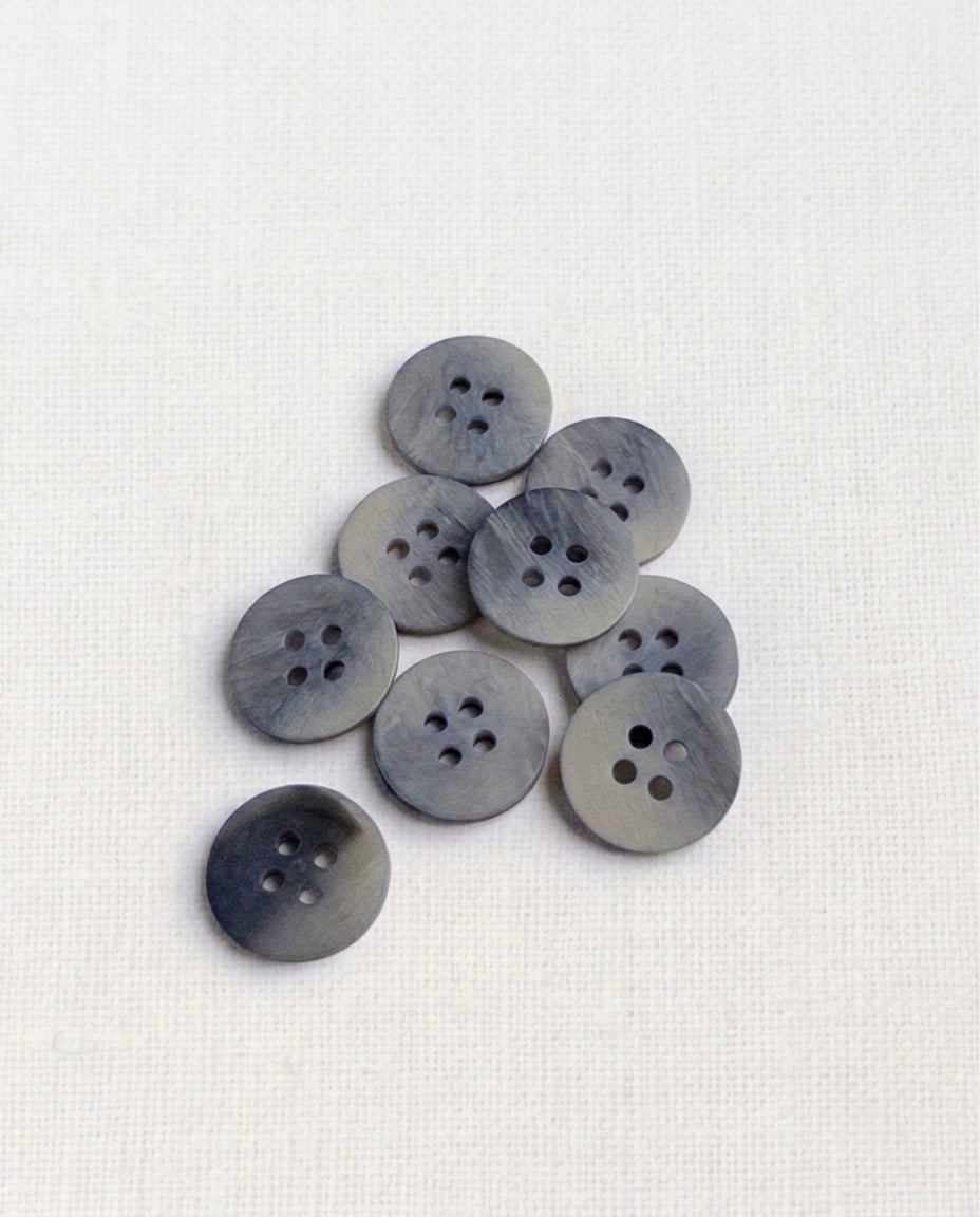 Lot de 8 boutons effet corne gris rond - 15mm, 4 trous