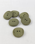 Six boutons ronds vert kaki mat de 22 mm à 2 trous, surface grainée et sillon en arc gravé