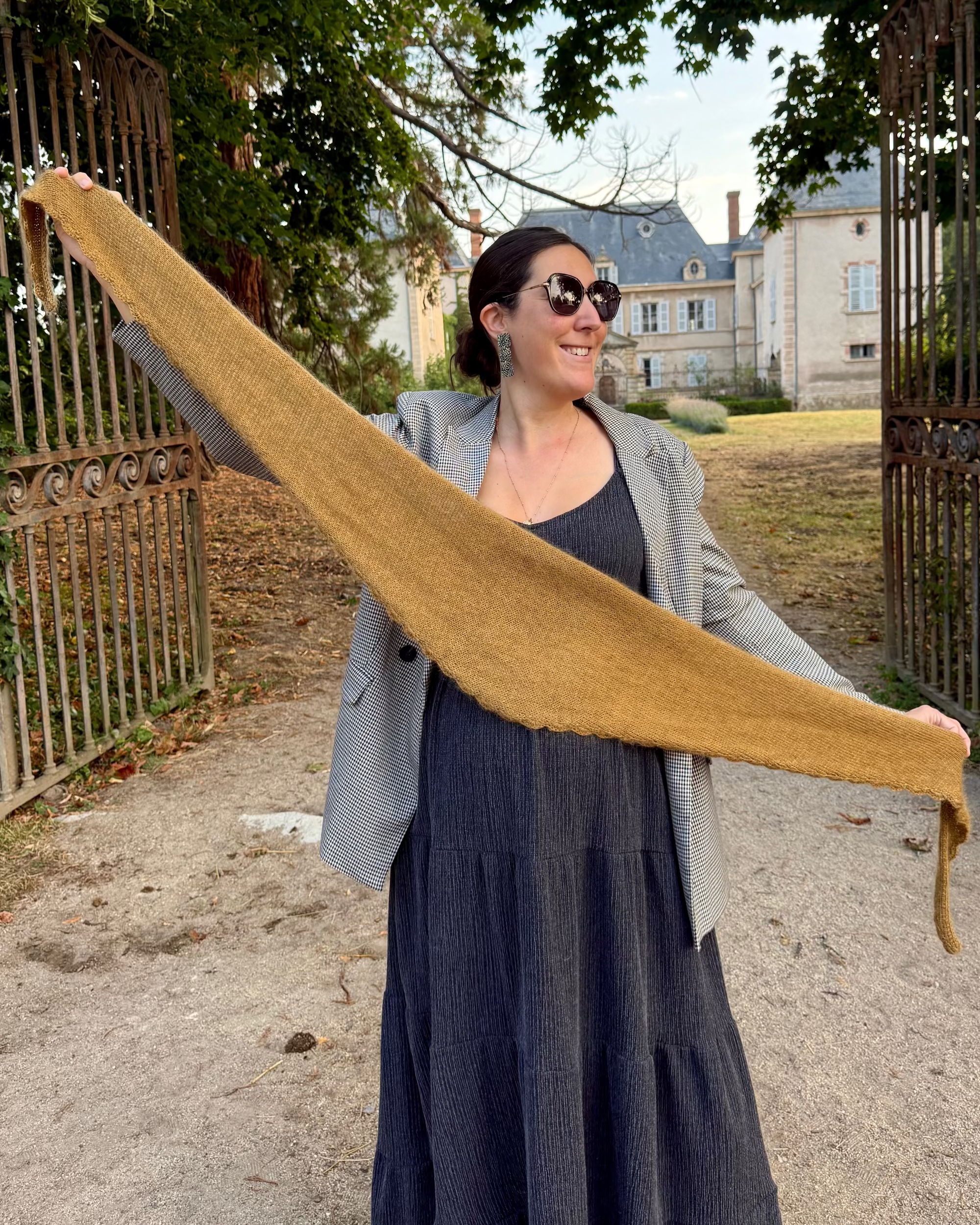 BIENTÔT DISPONIBLE - Châle à festons Pienza